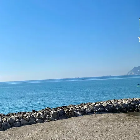 Stanza Fronte Mare Con Balcone Vendégház *