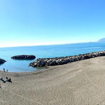 Stanza Fronte Mare Con Balcone Vendégház Salerno