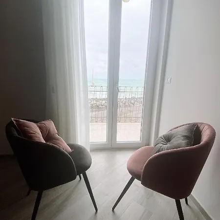 Stanza Fronte Mare Con Balcone *