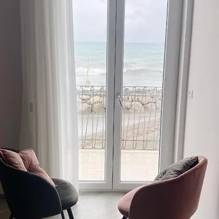 Stanza Fronte Mare Con Balcone Guest house Salerno